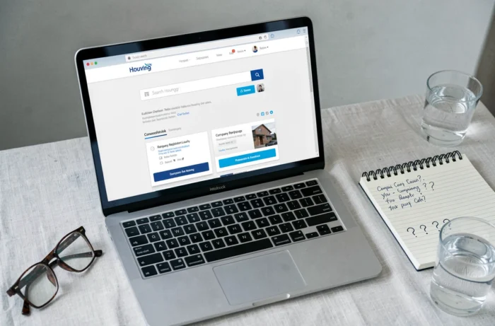 Recherche en ligne sur une société immobilière douteuse avec vérification des avis et de l'immatriculation légale